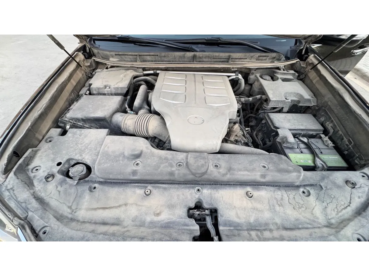 Car image 26