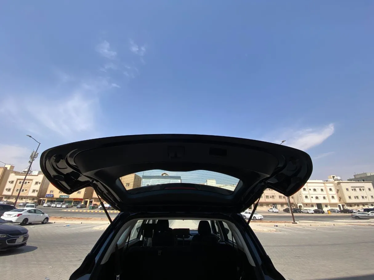 Car image 20