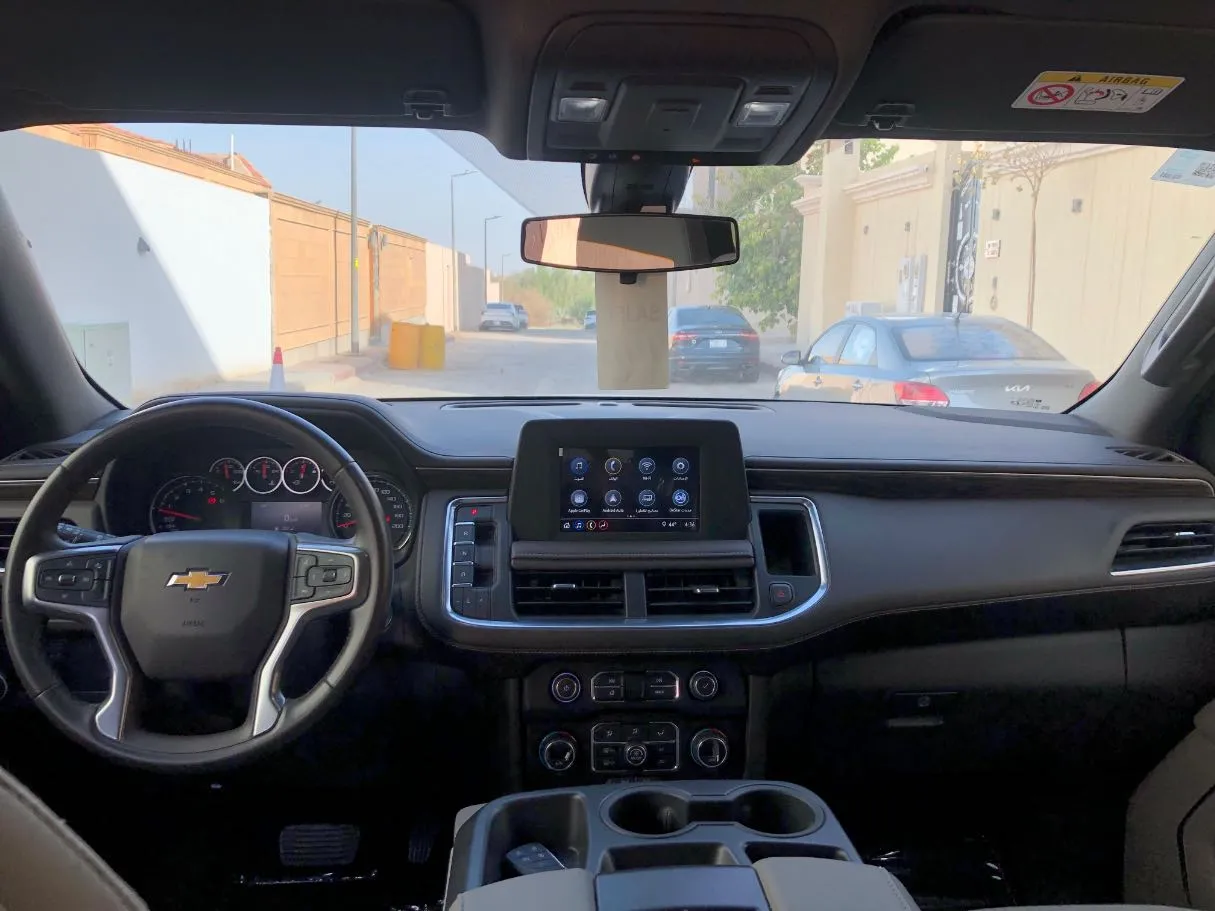 Car image 14