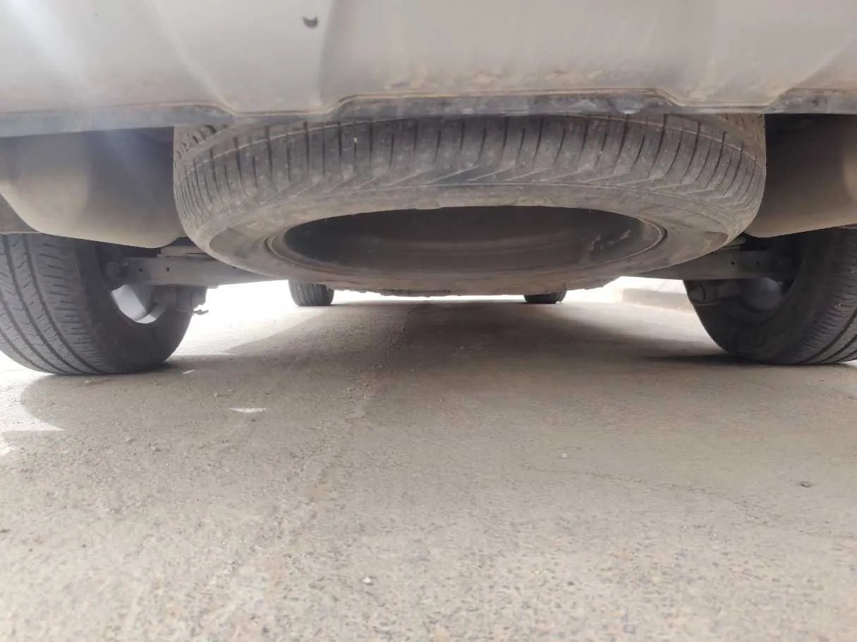 Car image 35