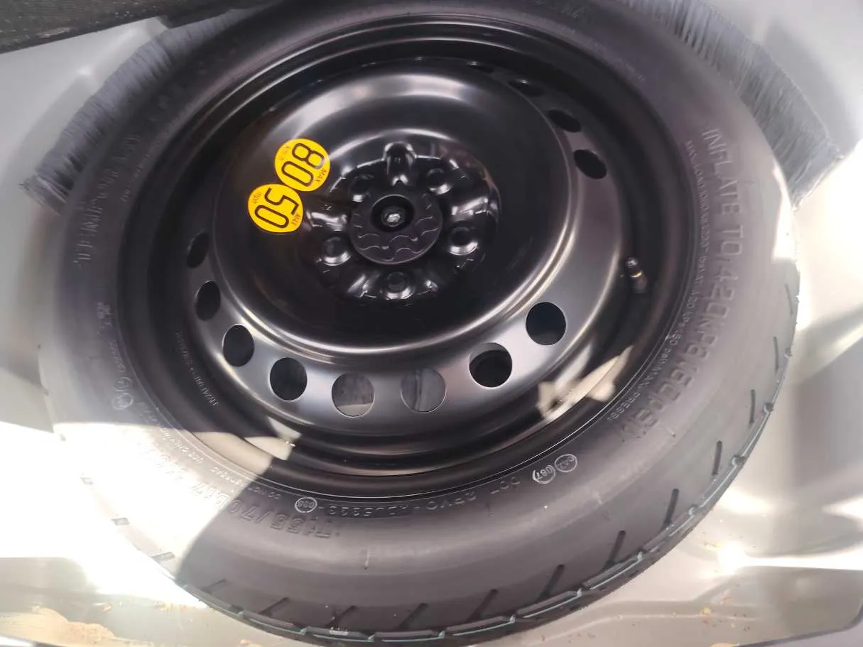 Car image 37