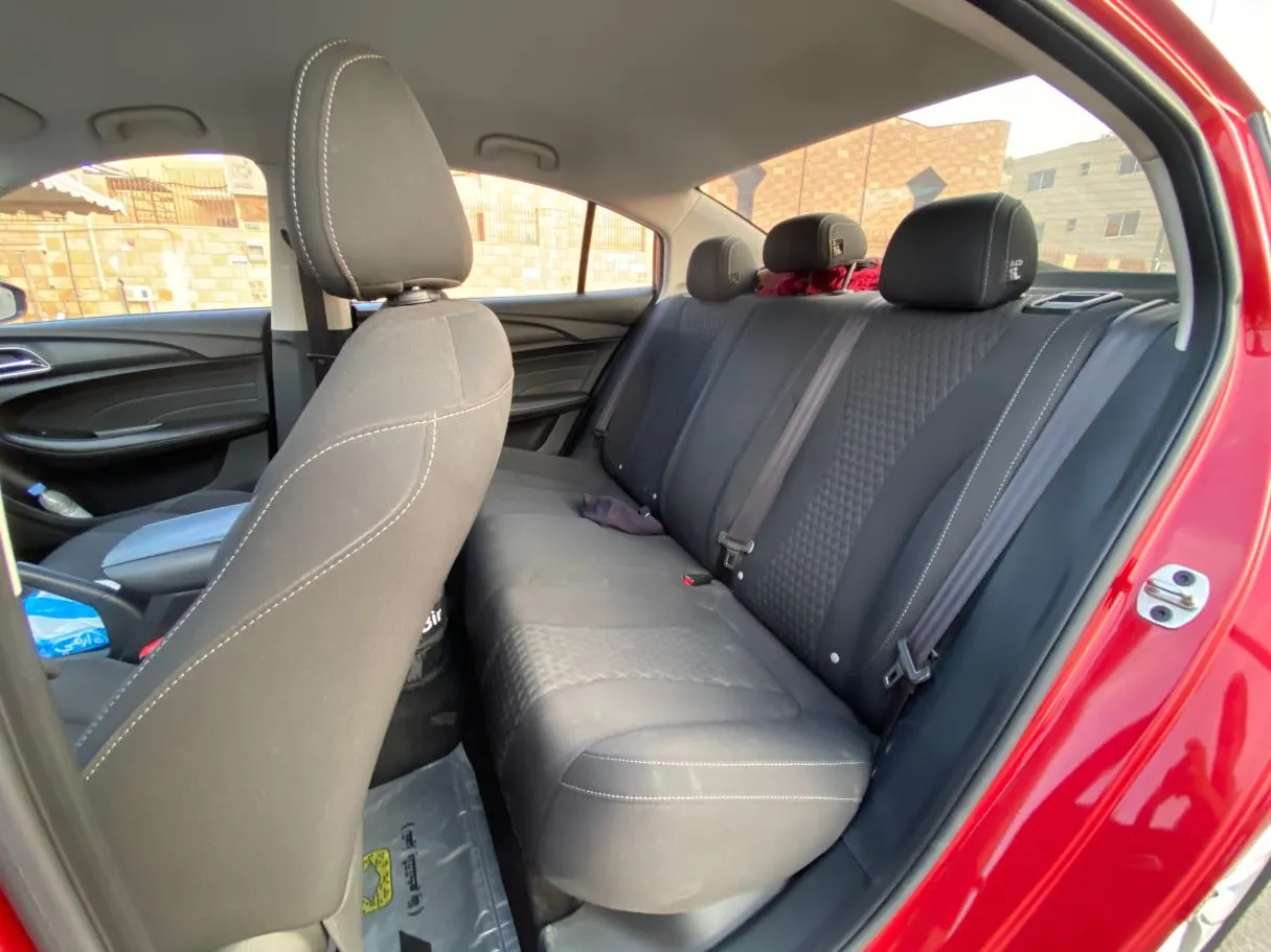 Car image 13