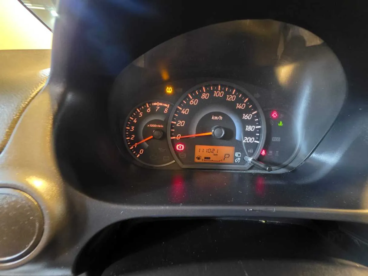 Car image 11