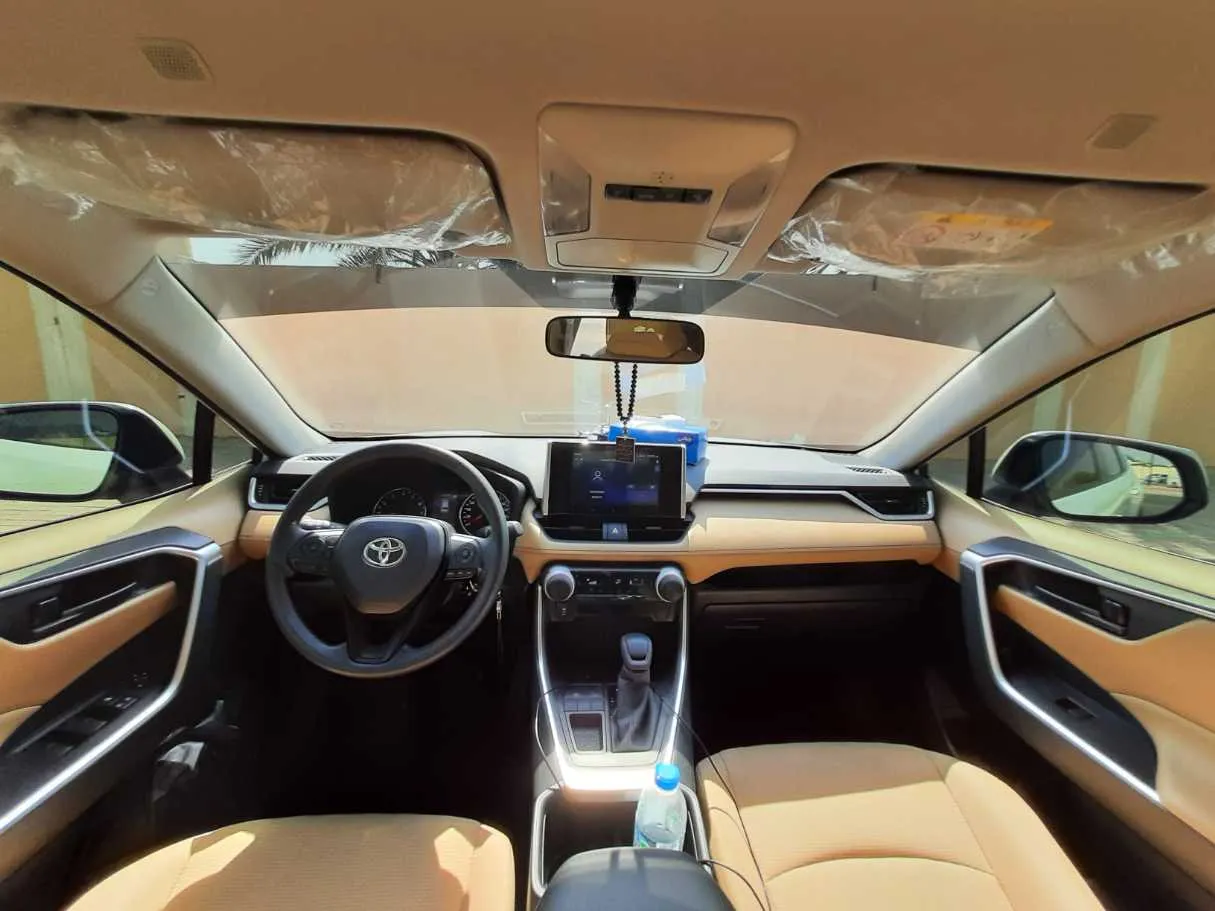 Car image 17