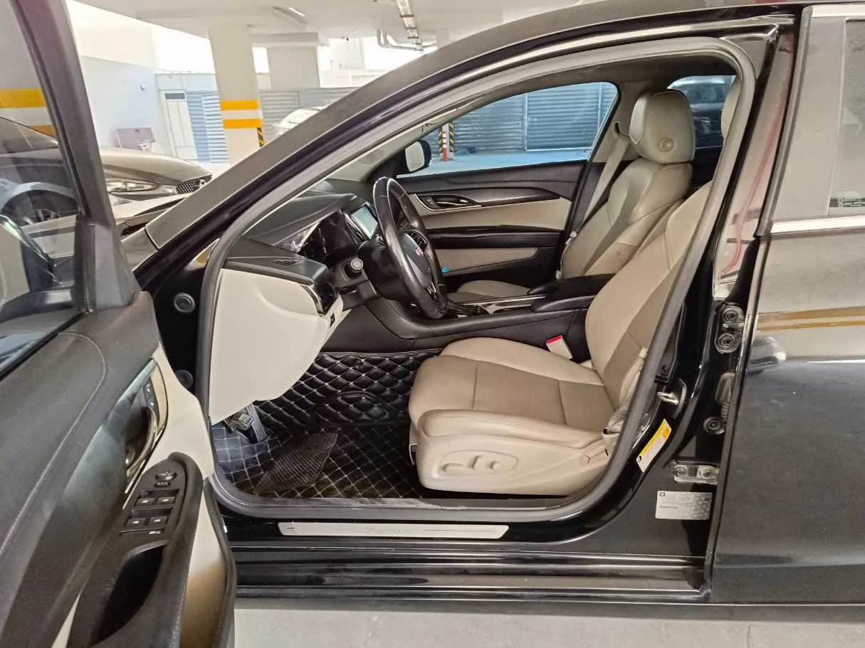 Car image 13