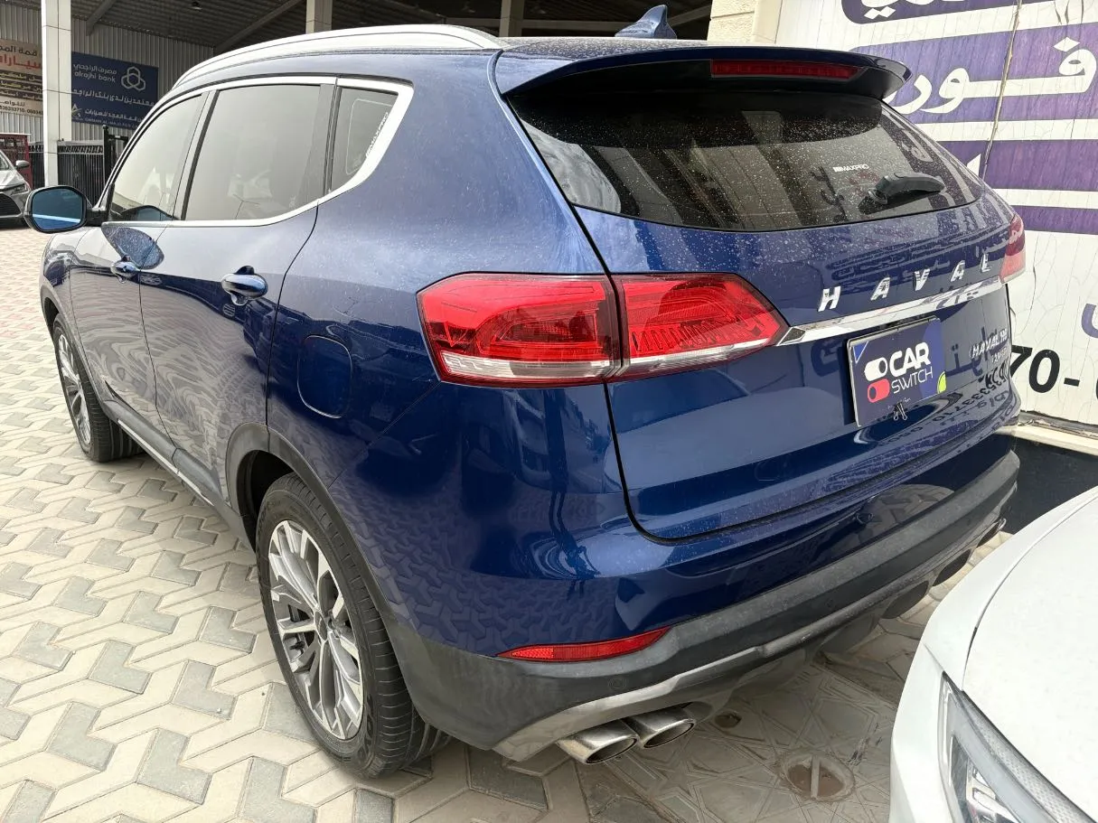 Car image 5