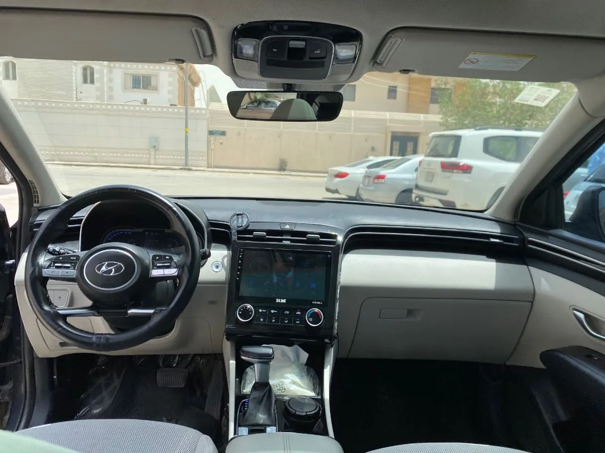 Car image 15