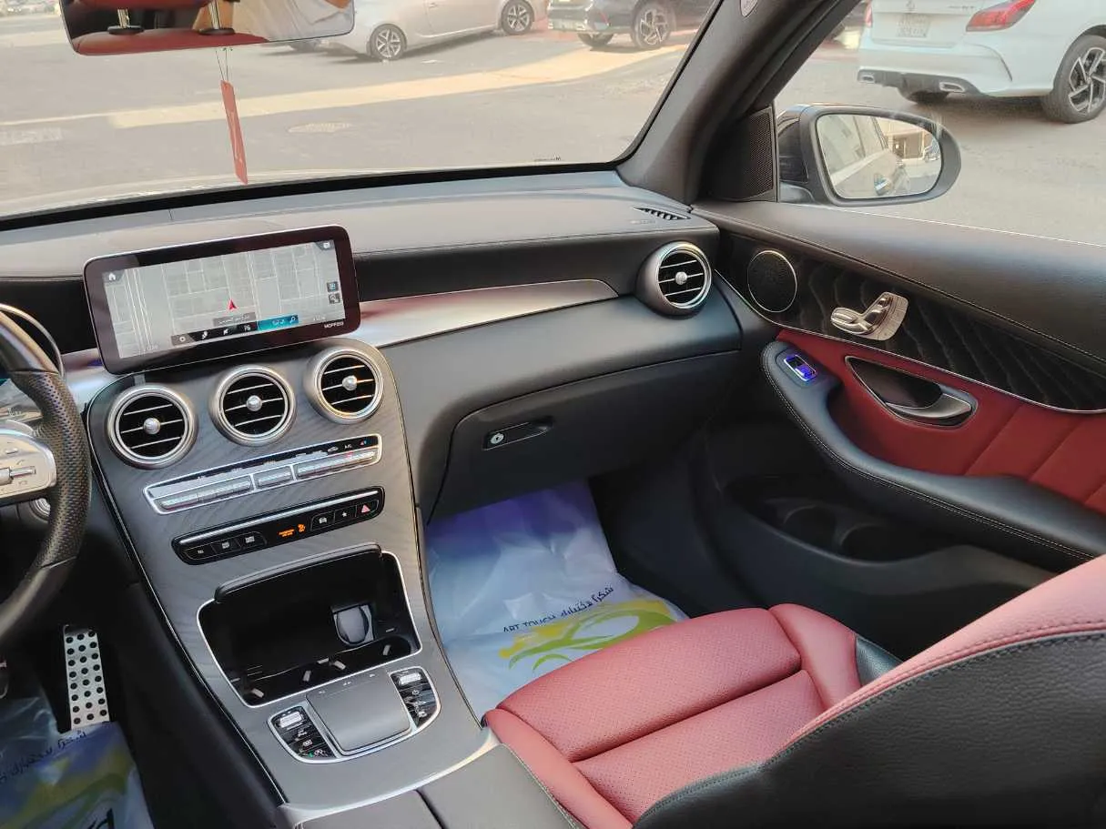 Car image 25