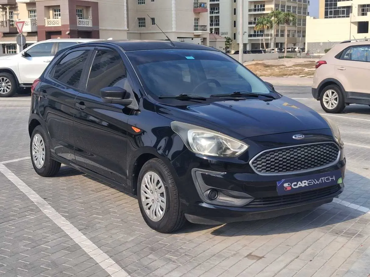 Car image 4