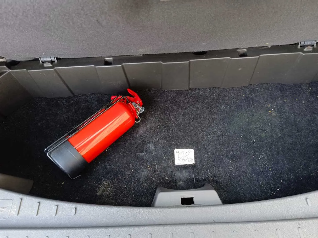 Car image 29