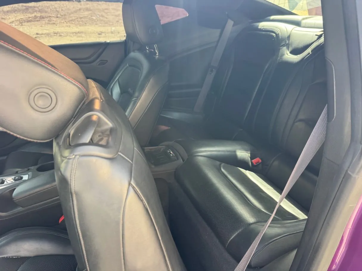 Car image 13