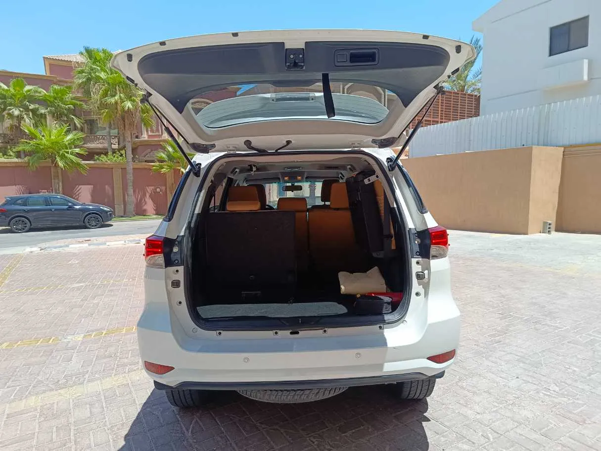 Car image 28