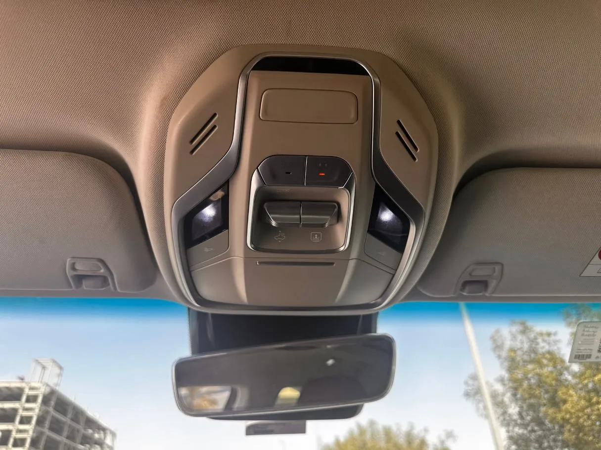 Car image 25