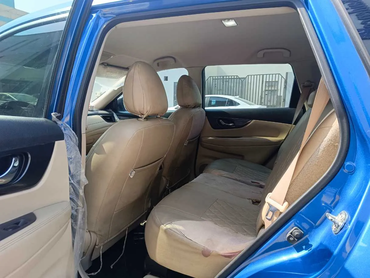 Car image 17