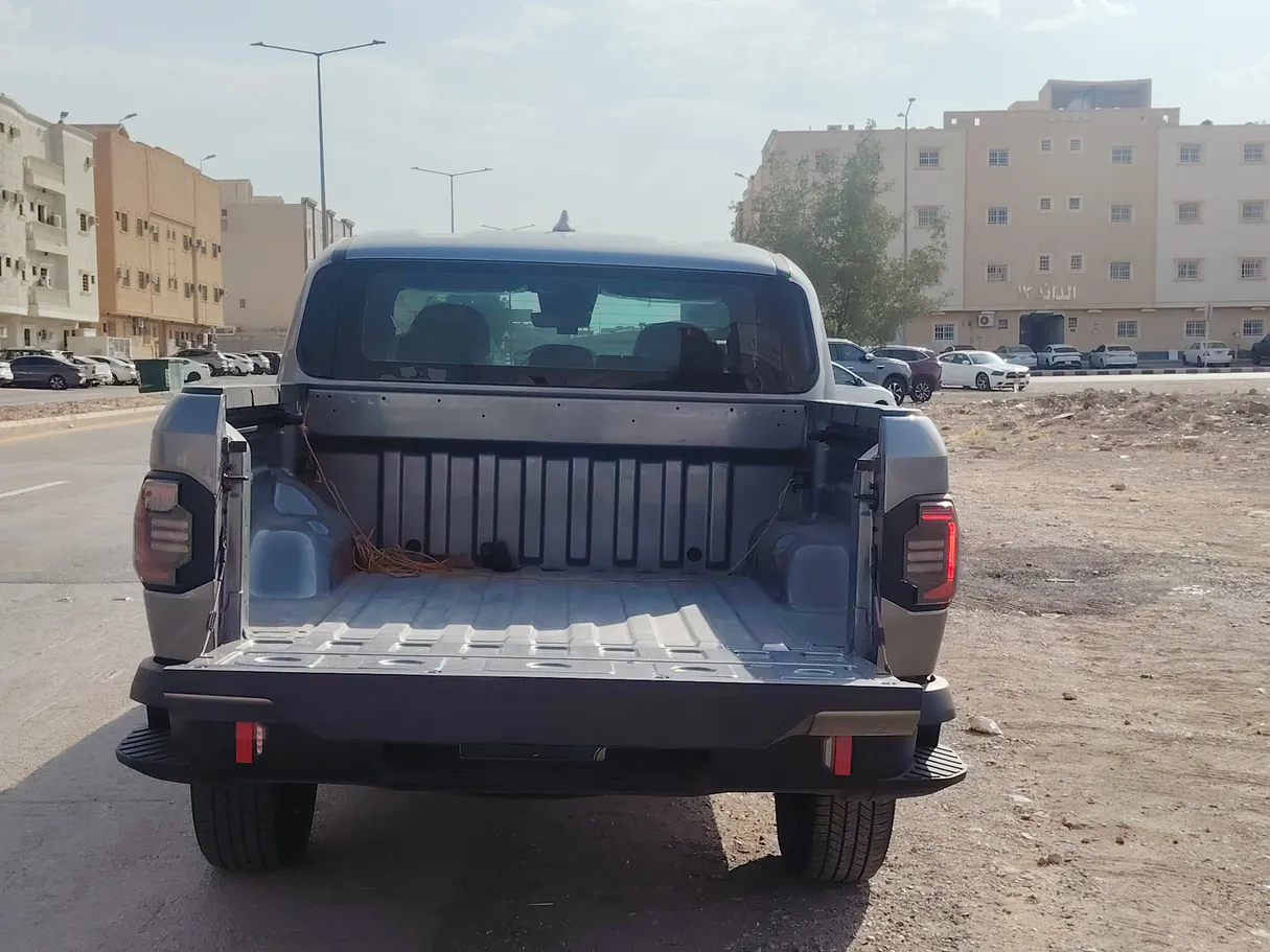 Car image 26