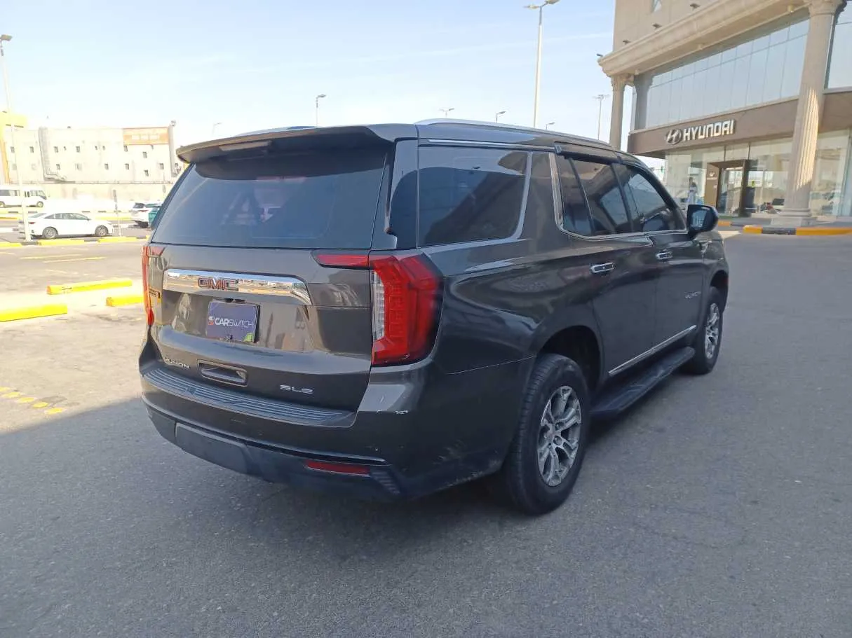 Car image 5
