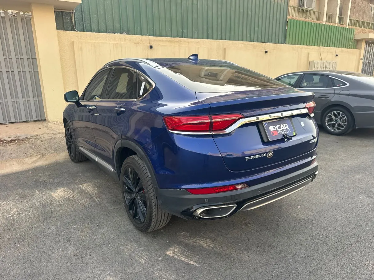 Car image 7