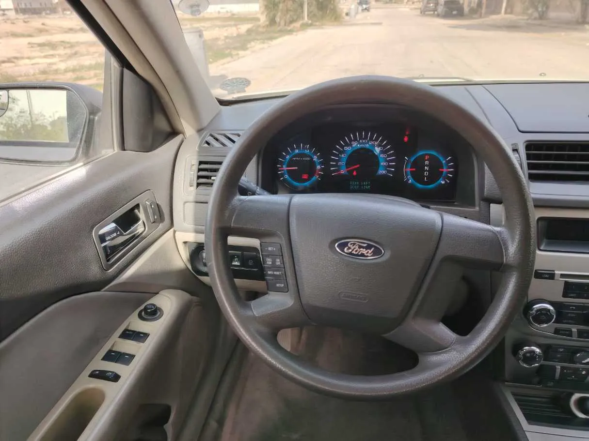 Car image 16