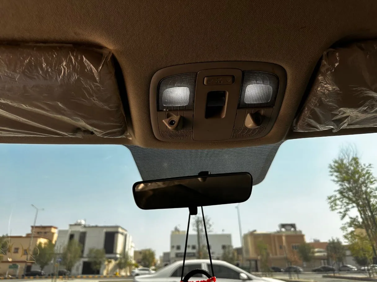 Car image 22