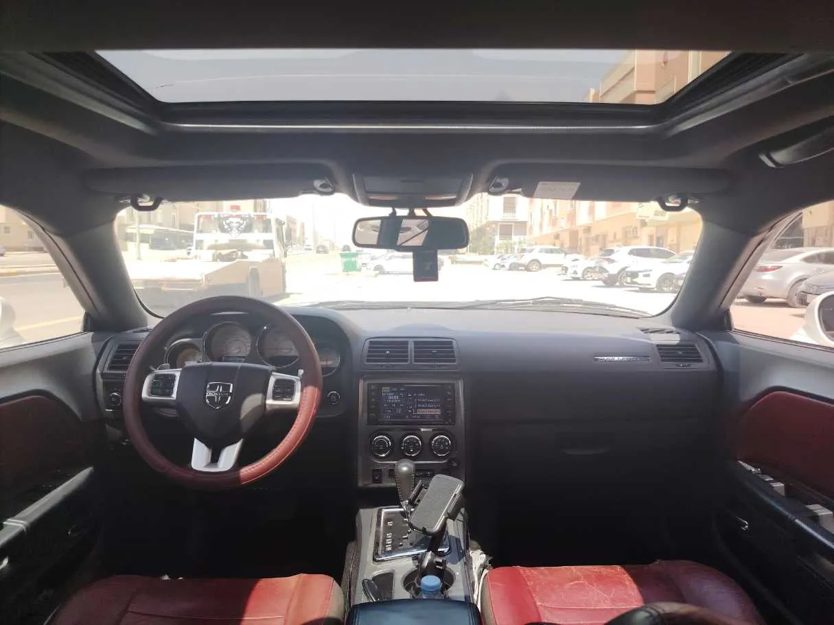 Car image 17
