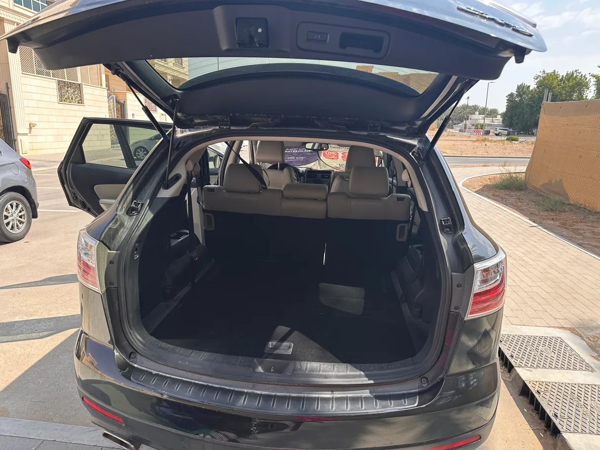 Car image 8