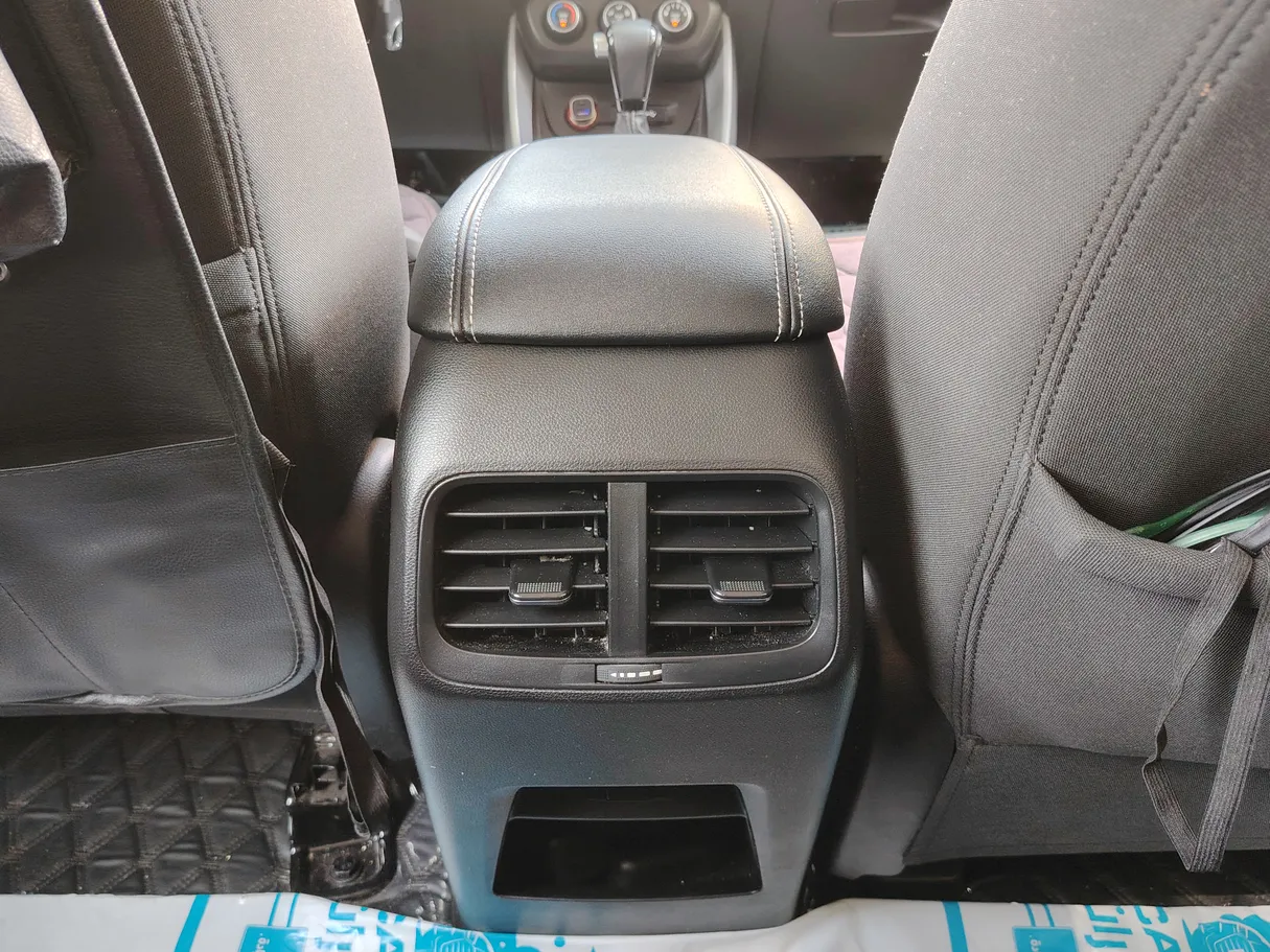 Car image 30