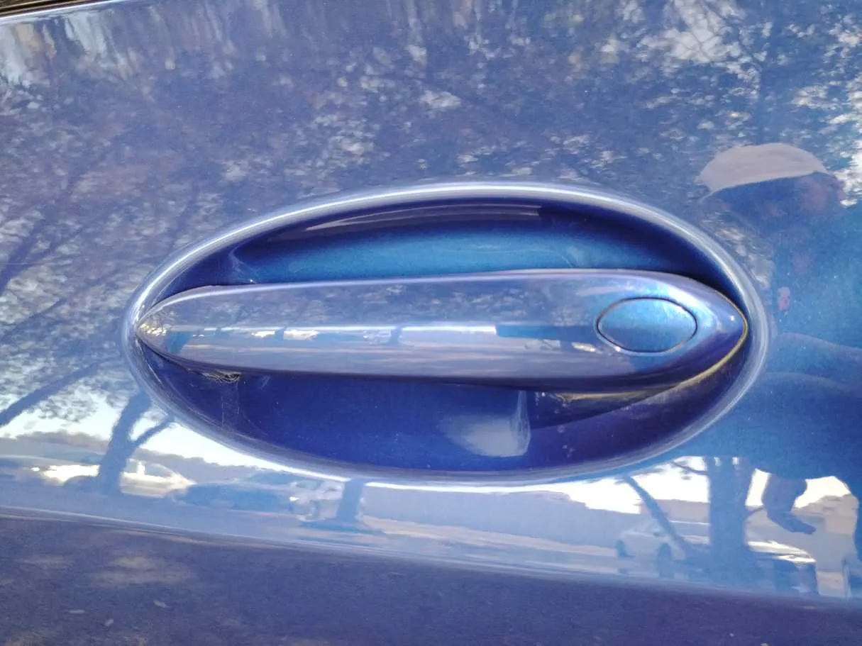 Car image 26