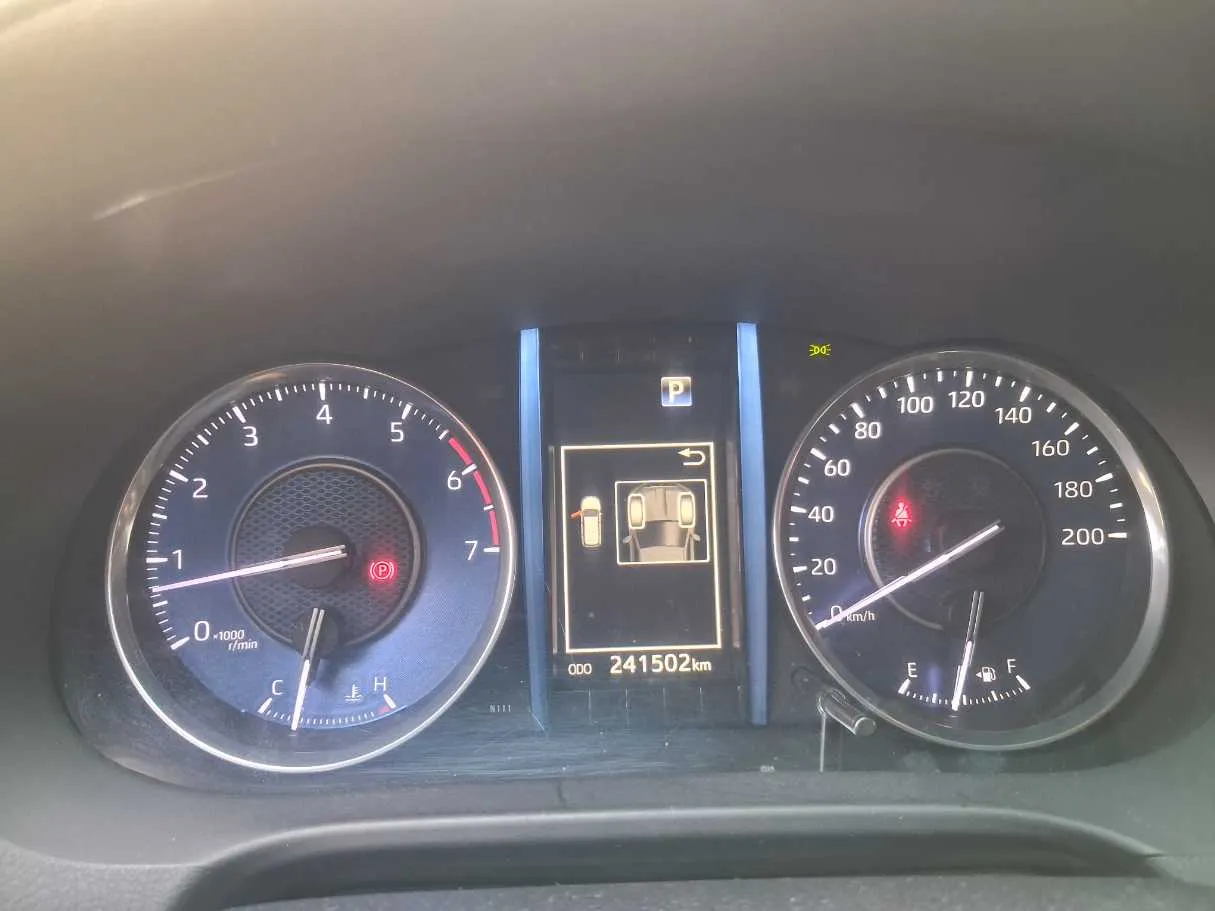 Car image 19