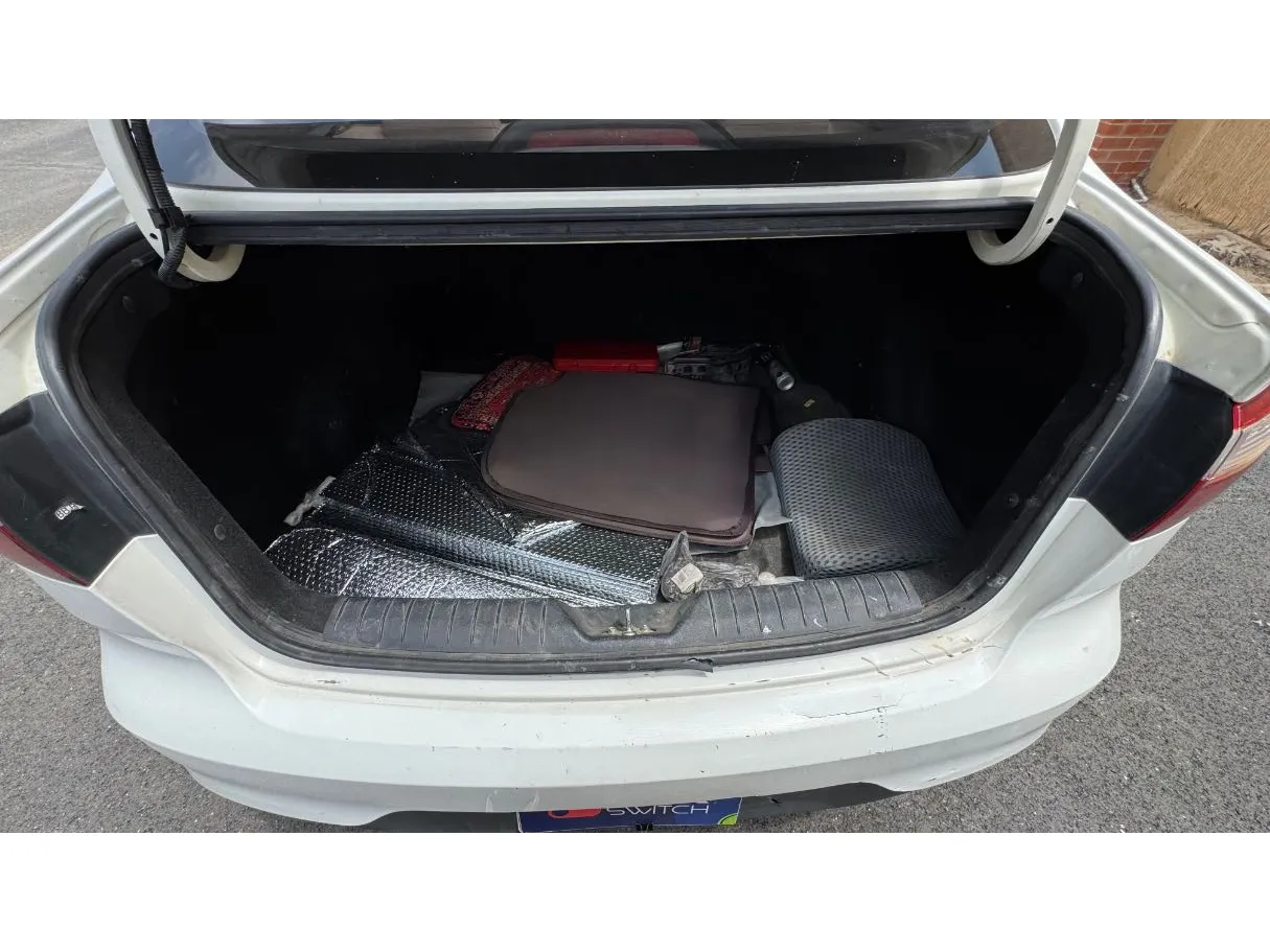 Car image 22