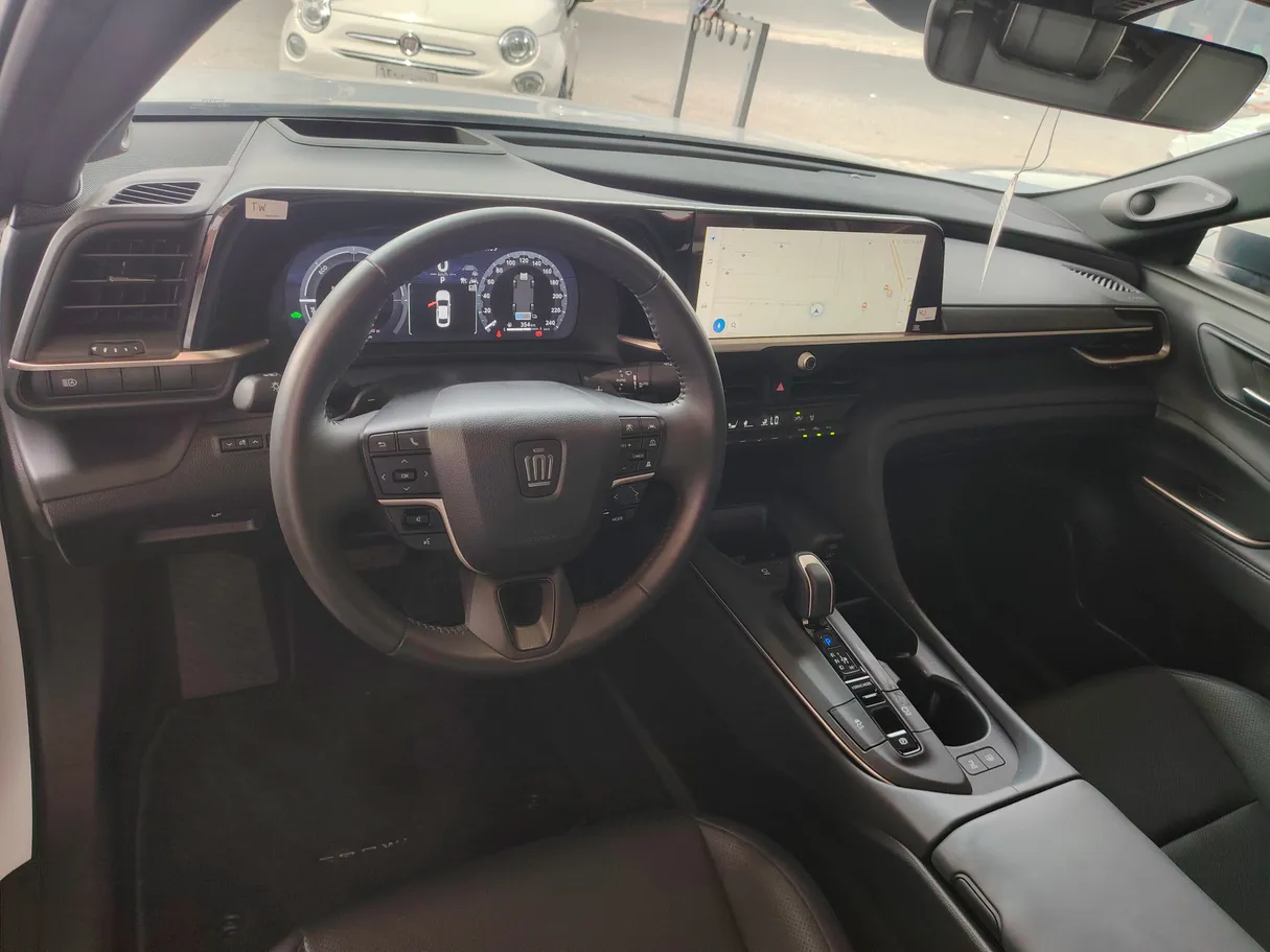 Car image 18