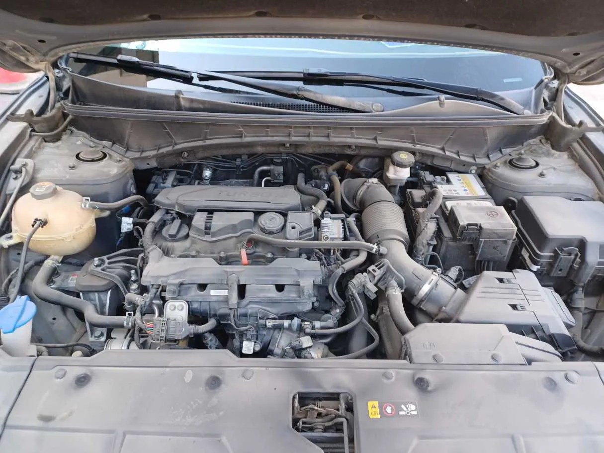 Car image 23