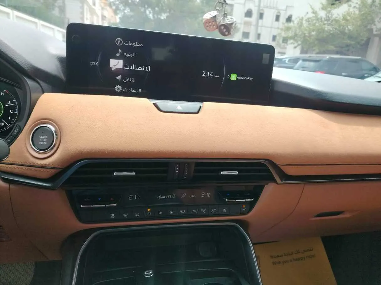 Car image 26