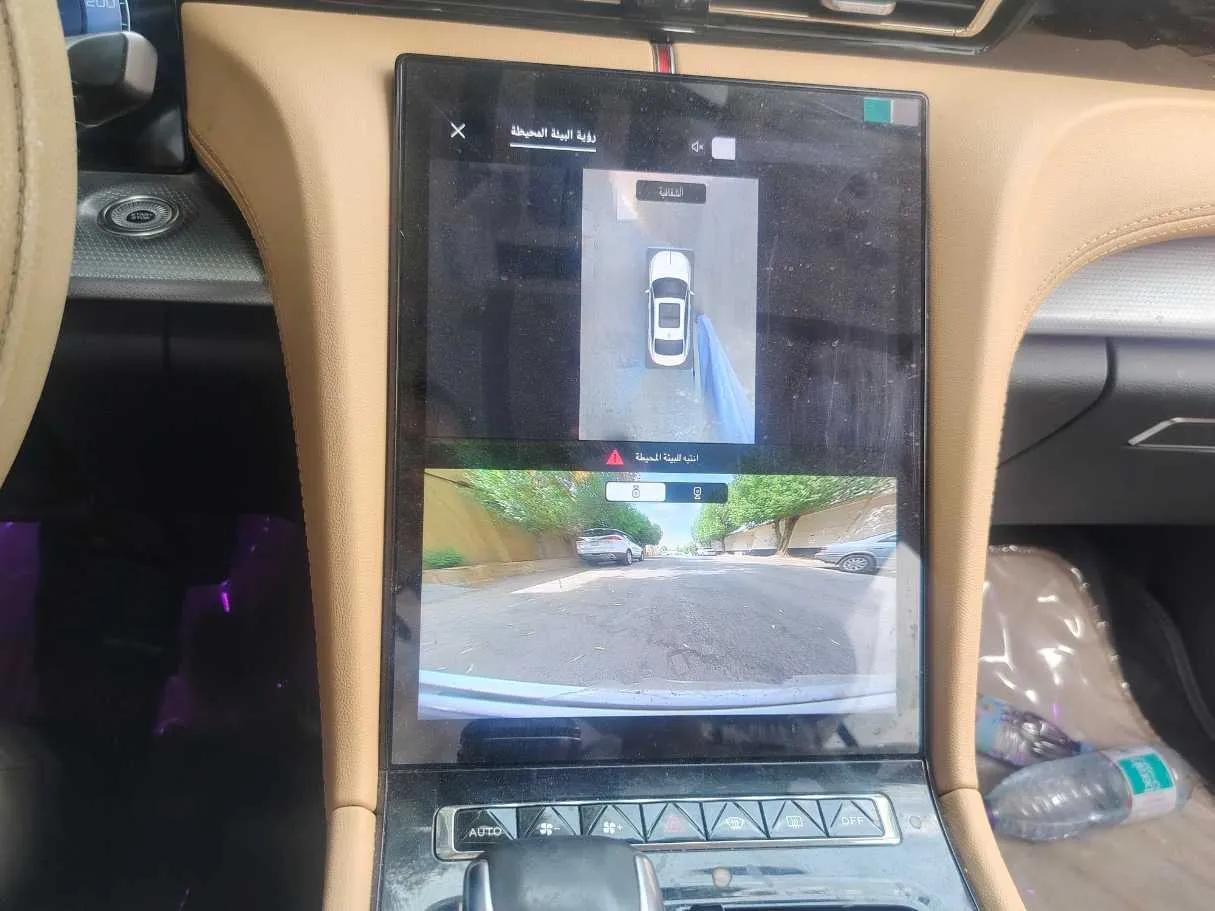 Car image 16