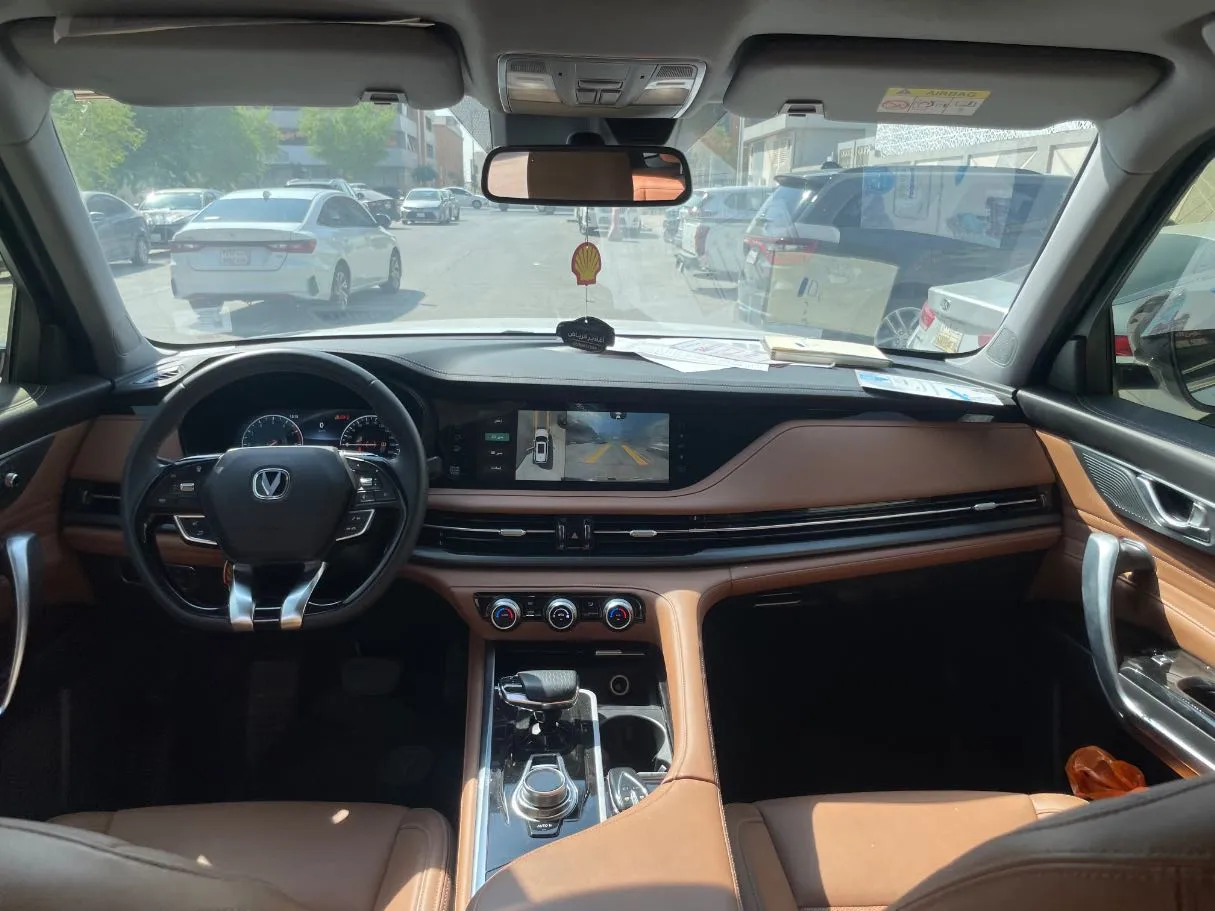 Car image 18
