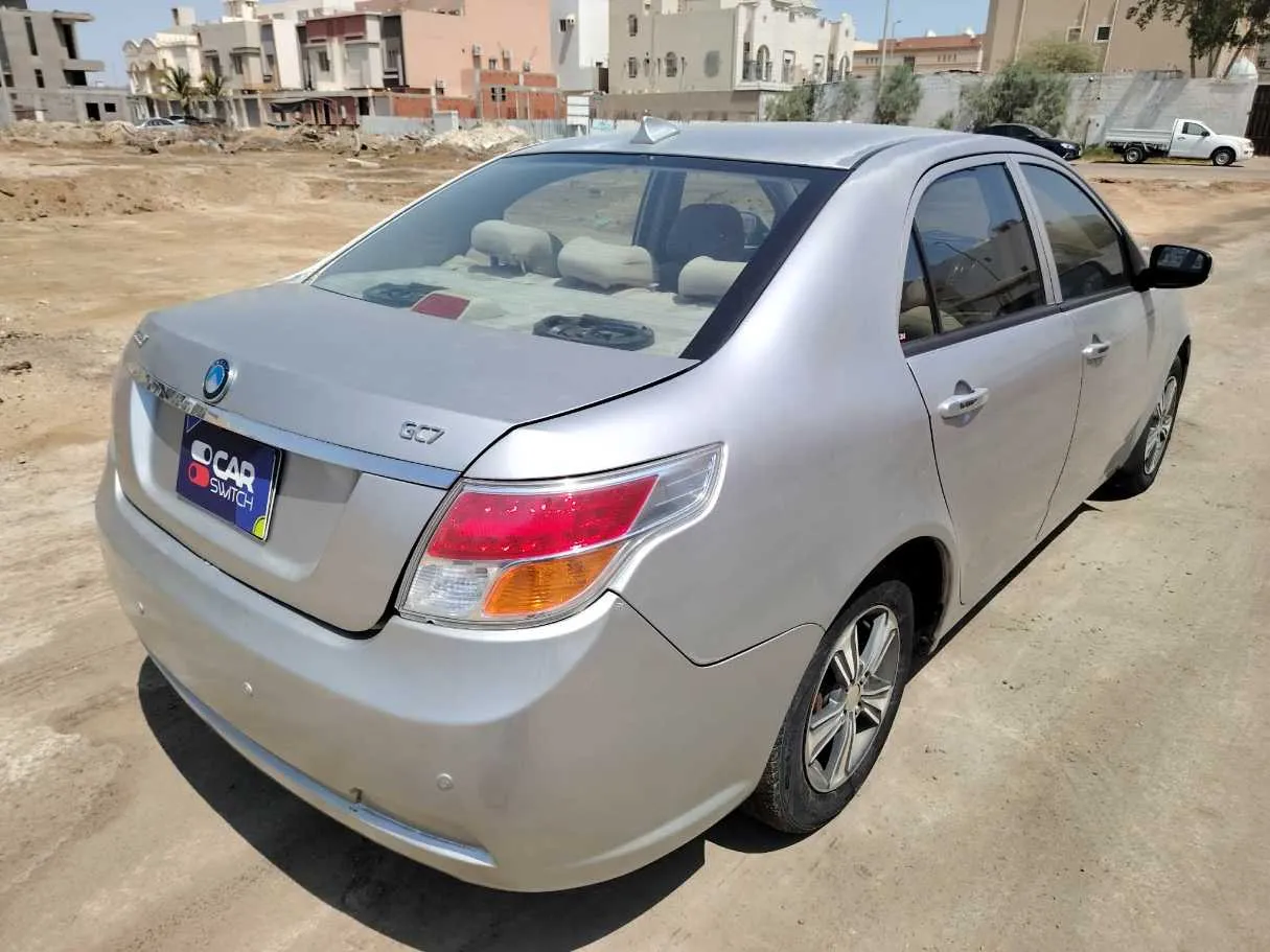Car image 5