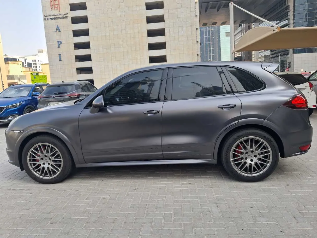 Car image 8
