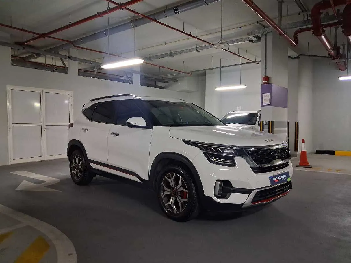 Car image 3