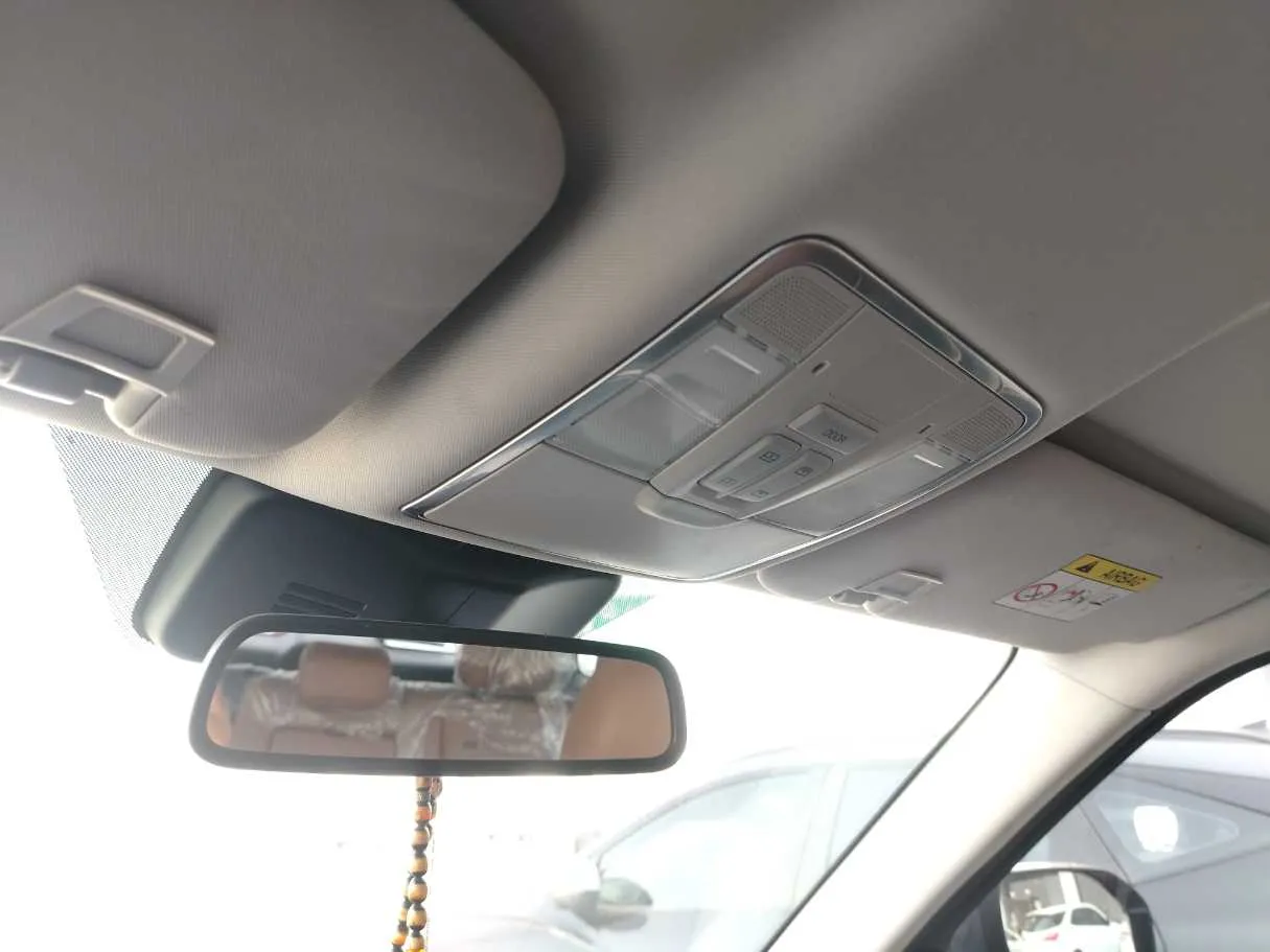 Car image 31