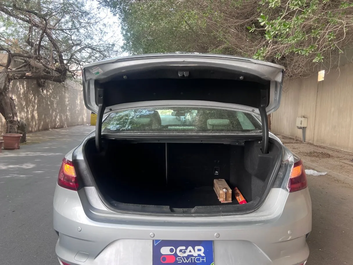 Car image 23