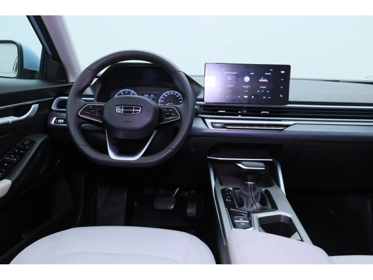 Car image 15