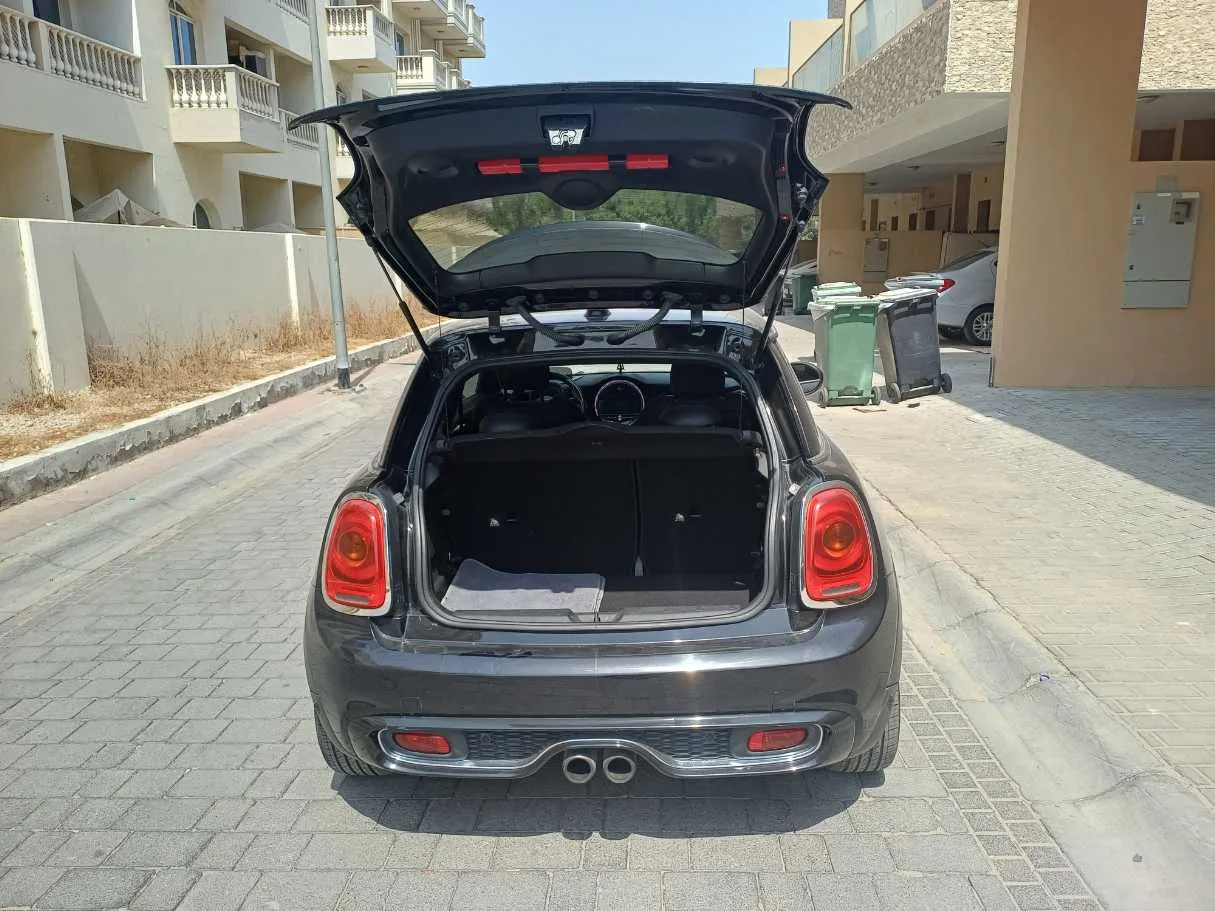 Car image 21