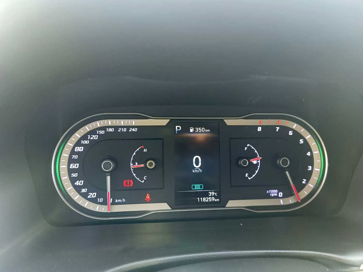 Car image 24