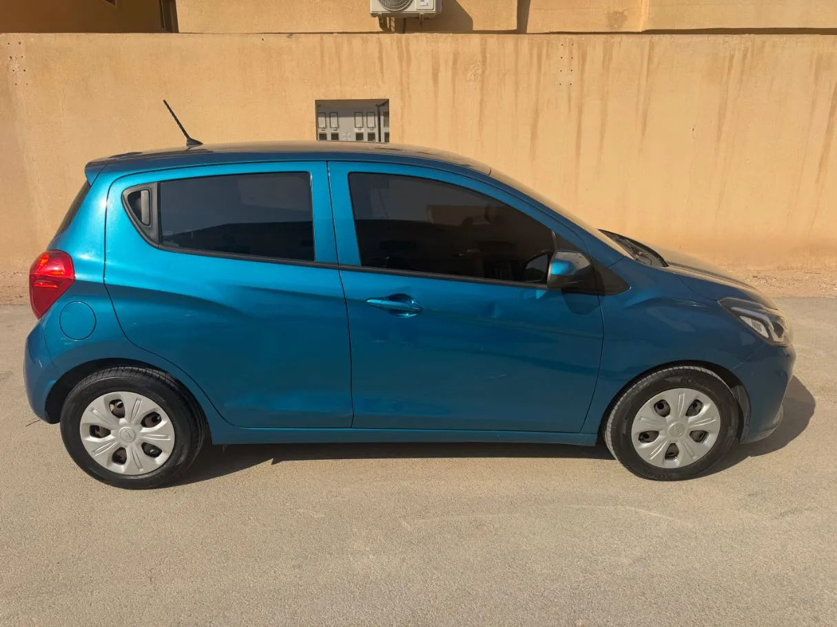 Car image 4
