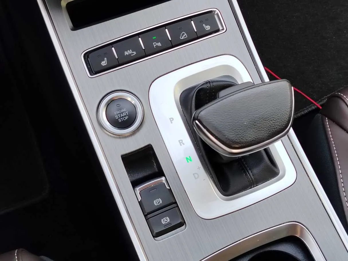 Car image 21