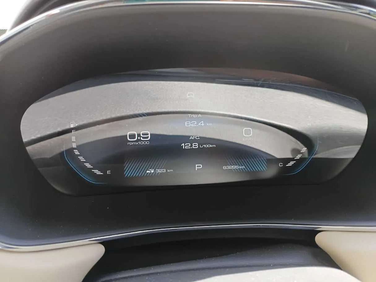 Car image 19