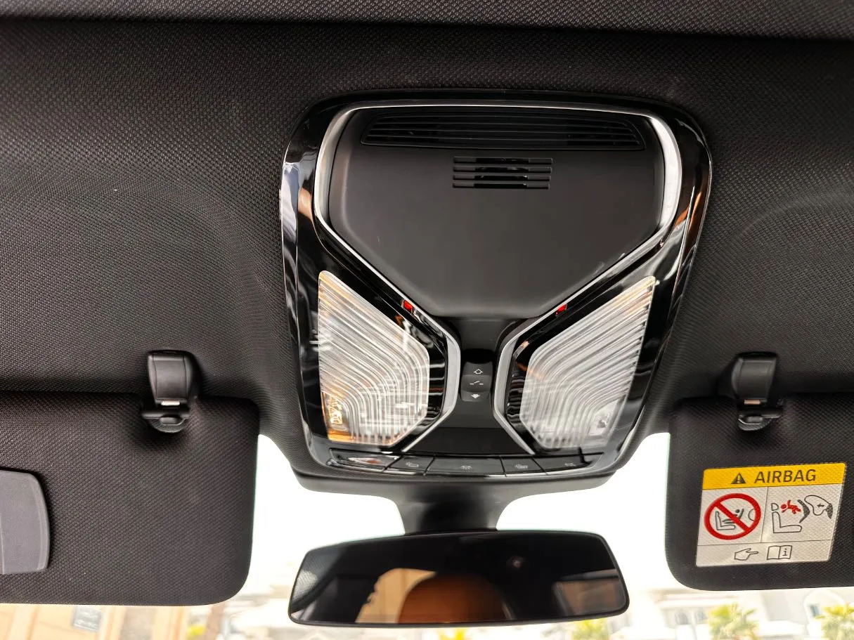 Car image 23
