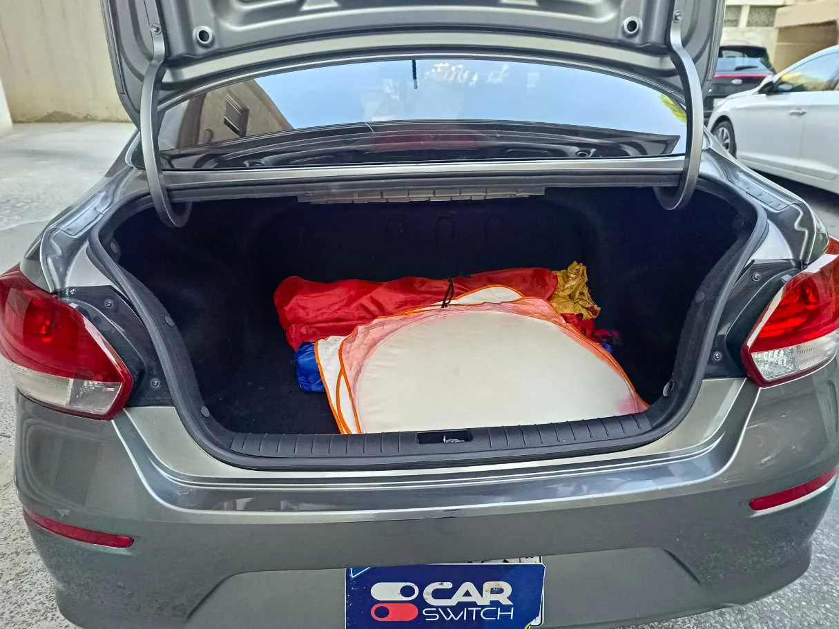 Car image 24