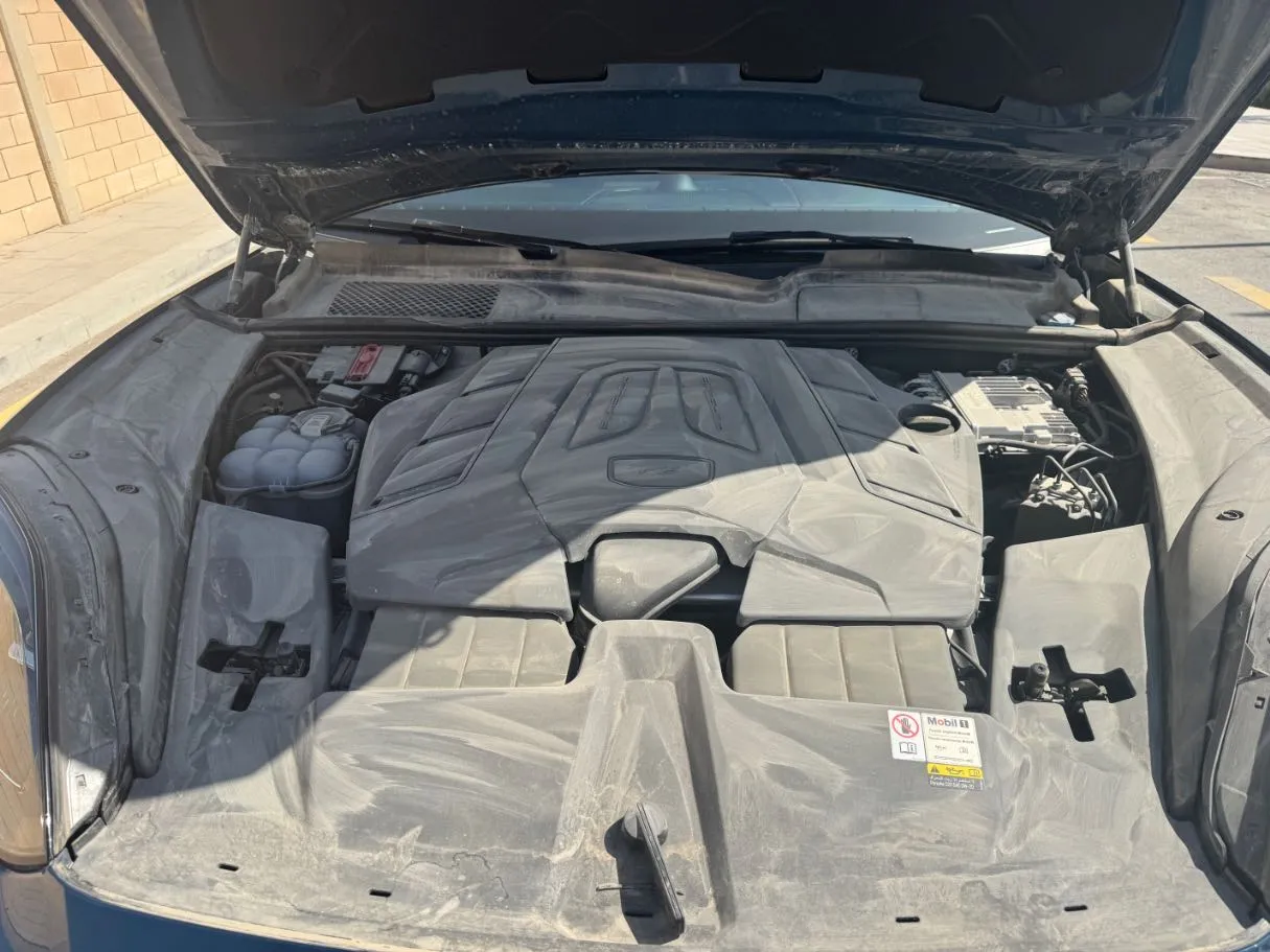 Car image 23