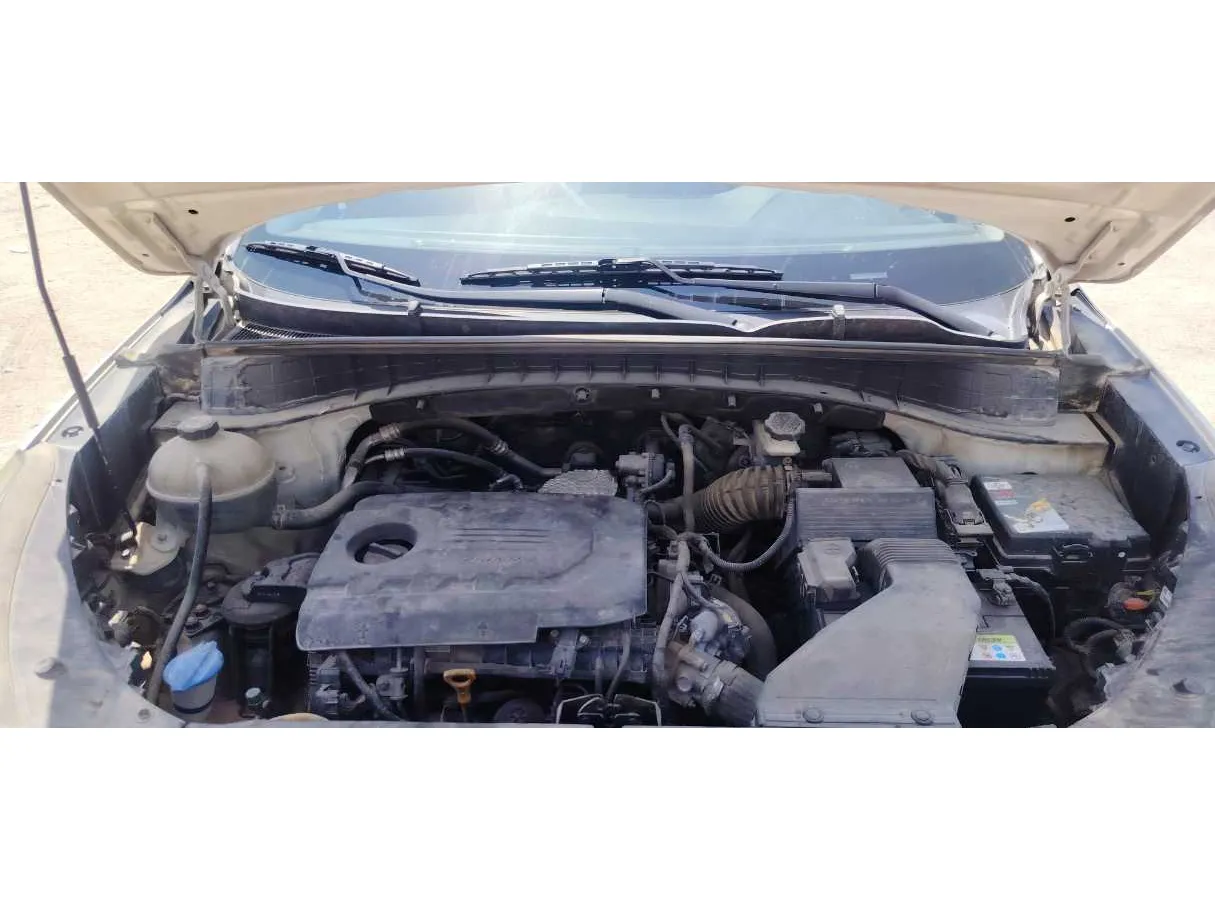 Car image 30