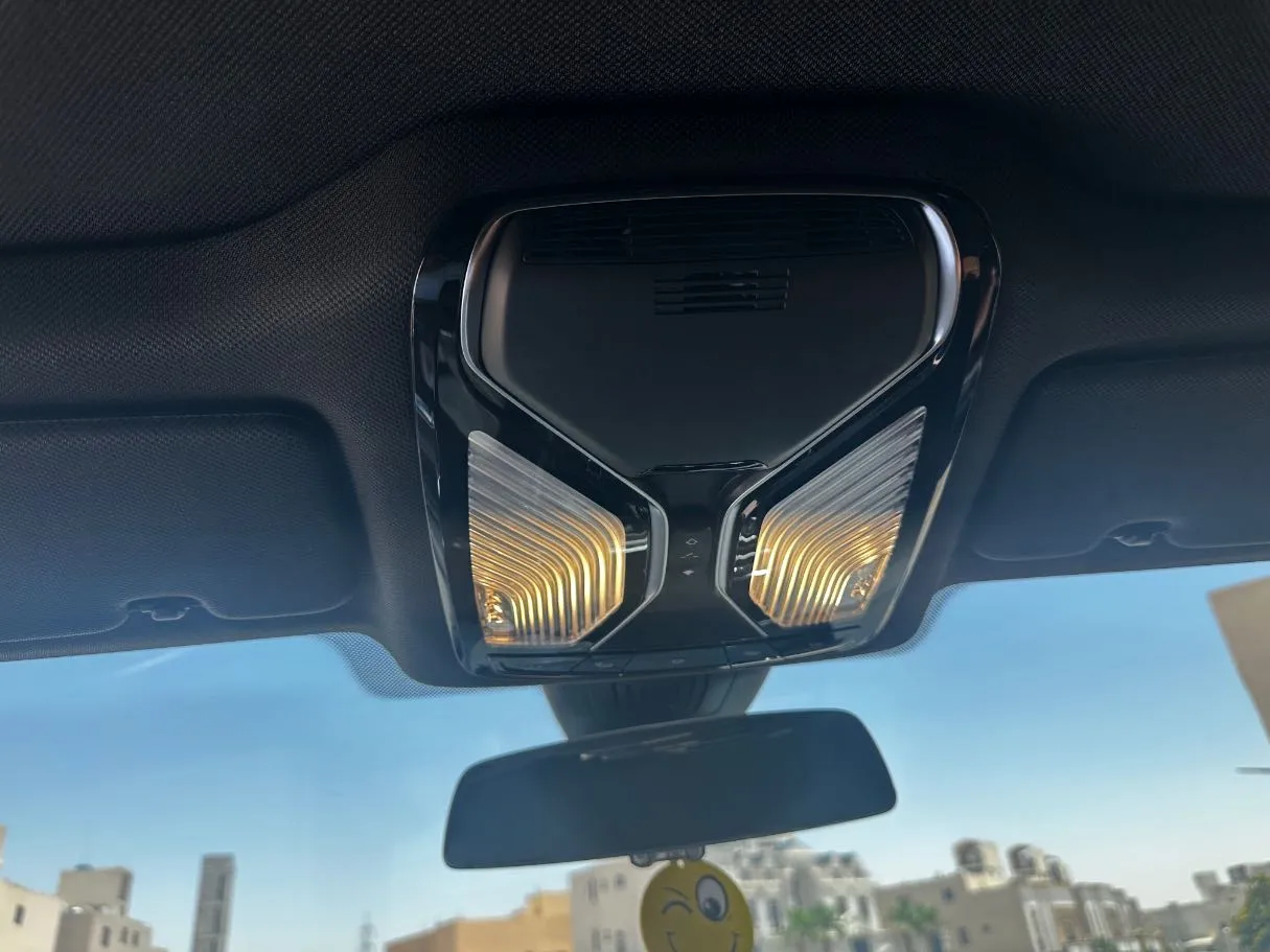 Car image 27